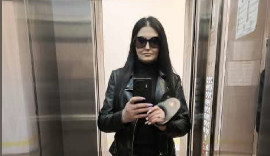 Може, все ж таки не варто було так витрачатися? — Олексій зайшов на веранду, невдоволено оглядаючи святковий стіл. — Це ювілей твоєї мами, — Софія знизала плечима. — Сімдесят років відзначають раз у житті.