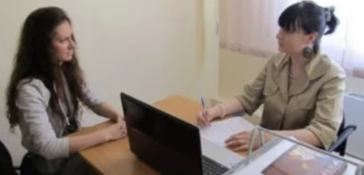 От і вчора. Я проводив співбесіду з дівчиною з Маріуполя. Прекрасне резюме. 10 років роботи на одному місці і з підтвердженням потрібного нам фаху. Але на роботу її не взяв..І знаєте чому? Причина вас точно здивує….