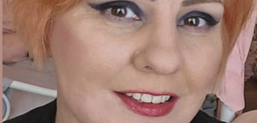 Олена йшла з роботи додому. Підійшовши до будинку, жінка раптом побачила машину свого чоловіка Олексія. – Цікаво, і чого це він так рано вдома? – подумала вона. – Зазвичай раніше восьмої ж не буває…