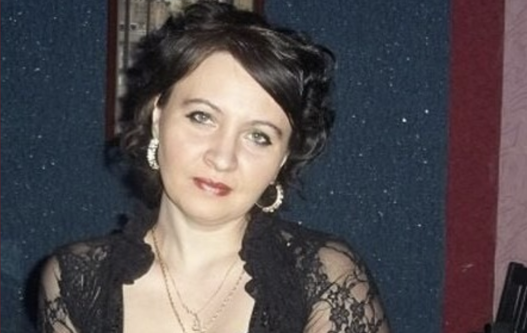 Повернися до мене! Я стільки часу думав про тебе! – Думав? А від кого Катька залетіла і ти її під вінець повів? –Мені зараз 41 рік, ітака в моєму життя Санта-Барбара склалася, що хоч серіал знімай!