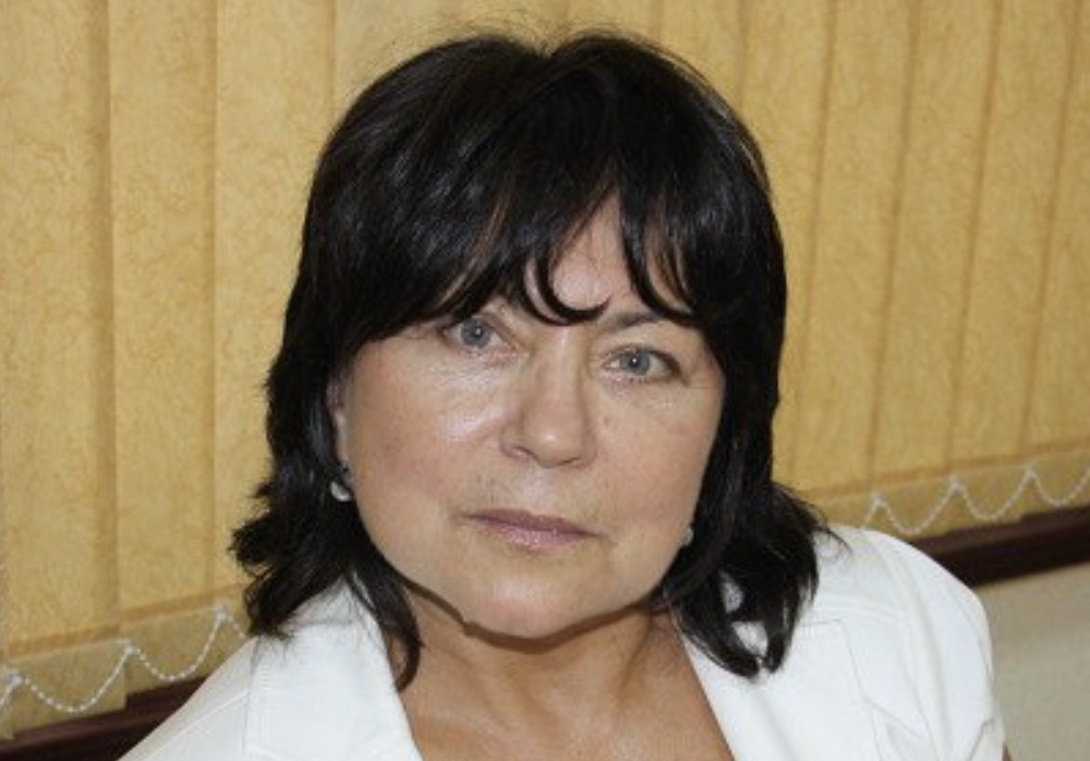 Ніколи не думала, що буду судитися зі свекрухою але пані Ольга не залишила нам вибору! Я просто шокована її підлим вчинком – рідна людина встромила нам ніж у спину тоді, коли ми найменше цього чекали. Ми вже зустрілися з адвокатом і написали заяву до суду, бо терпіти це знущання більше немає сил. Про те, яку аферу провернула свекруха за нашою спиною…