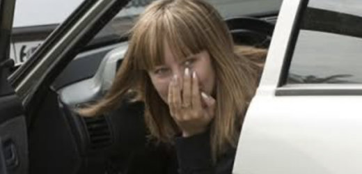 Якось познайомилася на одному сайті з чоловіком. Ми були з одного міста, тож з часом зустрілися. І так, робила я це від нудьги, бо вже 13 років заміжня.  У думках ніколи не було навіть натяку на зраду. Мене все влаштовувала у сім’ї, просто хотілося більше уваги та спілкування. Але після кількох зустрічей з Данилом, усе сильно змінилося. Усе так закрутилося, що й досі повірити не можу.