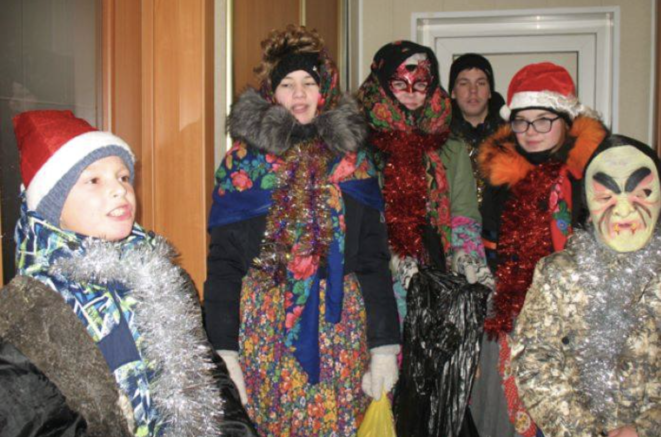 Не чекала я, що буковинські діти так погано на мого сина вплинуть! Ви не уявляєте, в що вони хочуть мого Льошу втягнути! Та я швидко пояснила йому, що це огидно. Ми кілька років, як з Харкова приїхали на Буковину, та я й досі звикнути не можу.  Та я хочу знати думку інших людей, ви б своїй дитині дозволили таке?
