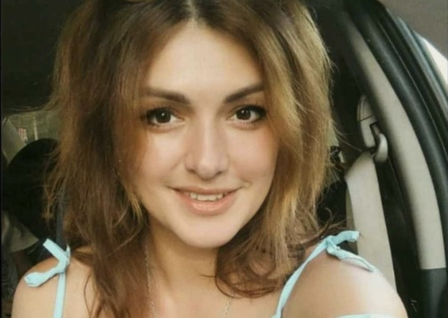 Щось ти багато наготувала сьогодні, Людо, наче на весілля. – Майже мамо. Майбутня невістка ж знайомитись приїжджає. Та й трохи зварила. Того трішки, того, і стіл повний.