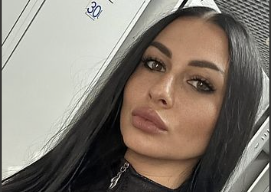 Я – наречена Славка. Прийшла з вами познайомитись. – Навіщо? Ми зі Славком вже два роки у розлученні. Навіщо нам знайомитись?Я – наречена Славка. Прийшла з вами познайомитись. – Навіщо? Ми зі Славком вже два роки у розлученні. Навіщо нам знайомитись?