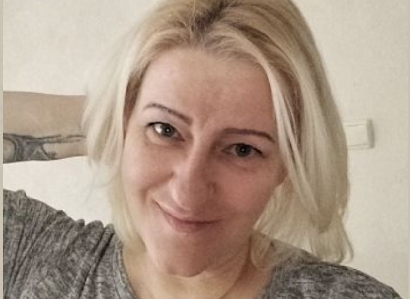 Приїхала до сина, а йому 28 років, без попередження і застала в його квартирі незнайому жінку, якій років 45, у моєму халаті…Приїхала до сина, а йому 28 років, без попередження і застала в його квартирі незнайому жінку, якій років 45, у моєму халаті…Приїхала до сина, а йому 28 років, без попередження і застала в його квартирі незнайому жінку, якій років 45, у моєму халаті…