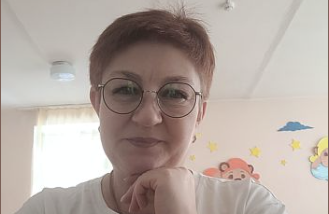 Я віддаю вам вісім тисяч зі своєї пенсії щомісяця! — вигукнула Галина. — Я готую, прибираю, забираю Дениска з садочка, поки ви по салонах краси ходите! Це, по-твоєму, «утримуєте»? — Вісім тисяч — це смішно, — відрізала невістка.— Я віддаю вам вісім тисяч зі своєї пенсії щомісяця! — вигукнула Галина. — Я готую, прибираю, забираю Дениска з садочка, поки ви по салонах краси ходите! Це, по-твоєму, «утримуєте»? — Вісім тисяч — це смішно, — відрізала невістка.— Мамо, збирай речі. Марічка сказала, що до кінця тижня кімната має бути вільною.