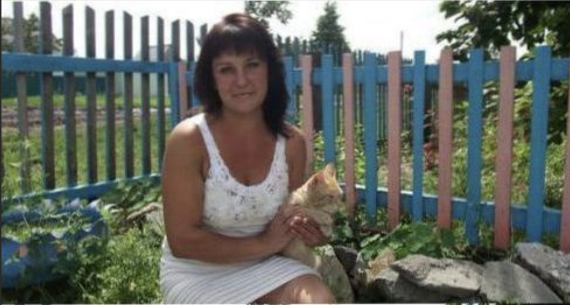 Чоловік мене покинув, коли народилась друга дитина. Він сина хотів, а Бог дав ще одну донечку. Як тяжко мені було з двома малими дітьми! Роботу довго знайти не могла. А трохи згодом вирішила – час їхати до Італії. Аби мої красуні мали все необхідне. Якби ж я знала, яку дяку отримаю за цю свою жертву, то ніколи б туди не подалася!