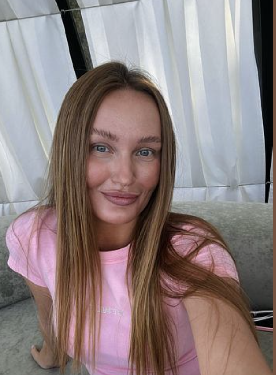 Маленький Тимофій знову заплакав о третій ночі. Анна відкрила очі й зрозуміла, що чоловік навіть не поворухнувся — Олег спав, після важкого робочого дня. Вона встала, підійшла до ліжечка й узяла сина на руки.
