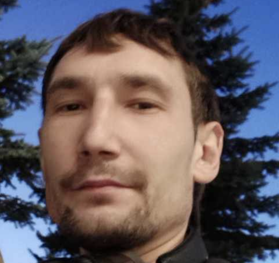 Поки мама була у ванній, Ігор ретельно перевірив усі її речі: перевернув пошарпану сумку, обшукав усі шухляди тумбочки, про всяк випадок підняв матрац — раніше вона ховала таблетки навіть там. Але нічого не знайшов, і він заспокоївся. У ванній Ігор перевірив ще зранку, тож можна було зітхнути з полегшенням.