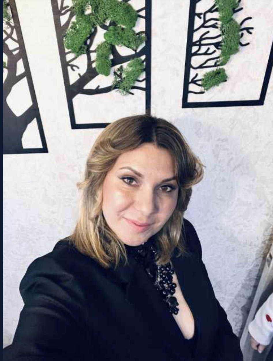 — Знаєш, Лера, у мене занадто дорогоцінний час, щоб витрачати його на чужих дітей. Найми няню, — рівний, поблажливий голос Олени пролунав із динаміка телефону. Клацання. Короткі гудки.