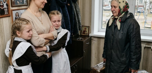 «Твої дівки — відрізаний шмат, а у Вітьки — спадкоємець, продовжувач роду». Мати переписала бабусину квартиру на онука-балбеса і через…