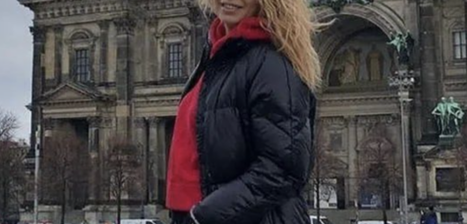 Коли наш єдиний син закінчив школу, зібрала валізу та поїхала на заробітки. Хотіла йому на гідне майбутнє заробити. – А як же сім’я? Кидаєш мене?! – капризував, наче мале дитя, Ігор. Валентина Сергіївна тільки фиркнула: – Ну й їдь. Подивимось, надовго тебе вистачить. Чула, що там жінки лиш за гаманцями багачів полюють, а не працюють! Пропрацювала на чужині аж довгих 18 років. Коли повернулась – чекала, що мене зустрінуть з теплотою, бо все зароблене віддавала рідним. Та те, що побачила по приїзді – розбило серце і зруйнувало життя. Такої зради і підлості не чекала. Тепер не знаю як бути і прошу поради.