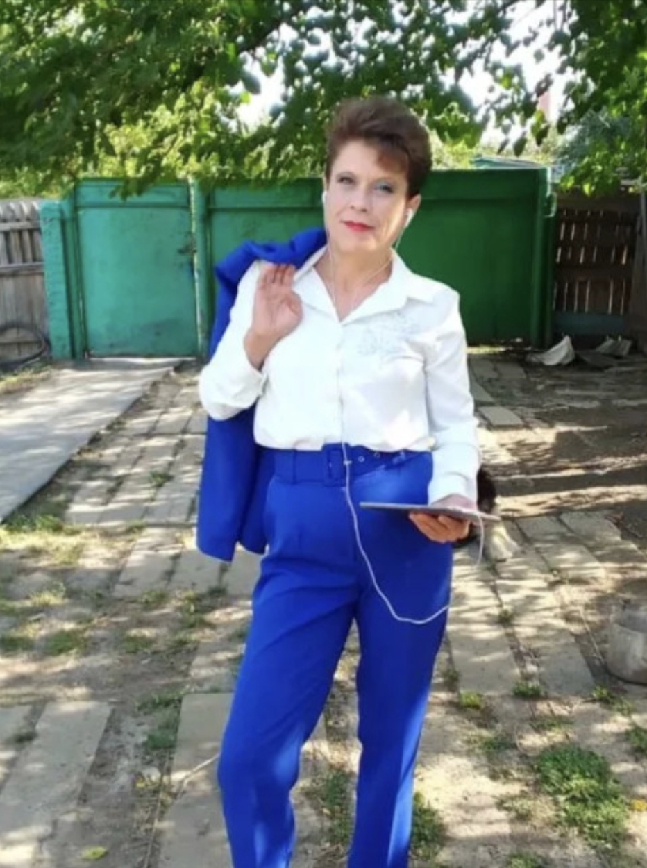 Добре, що ти квартиру успадкувала, я в ній житиму, свою ж бо вже доньці віддала, — заявила свекруха Марина стояла посеред порожньої кімнати й не могла повірити…