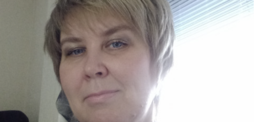 Ось у п’ятницю і нап’ємося, — пообіцяла Віра. — Ми відучуємо Оленку від грудного вигодовування, і Павлик взяв два вихідних, щоб побути з нею. Я на вечір утечу, щоб не миготіти перед нею зі своєю молочною фермою, а повернуся пізно, коли вона вже спатиме. А завтра поведу дівчат у дитячу кімнату, поки Павлик учитиме Оленку їсти з пляшечки.