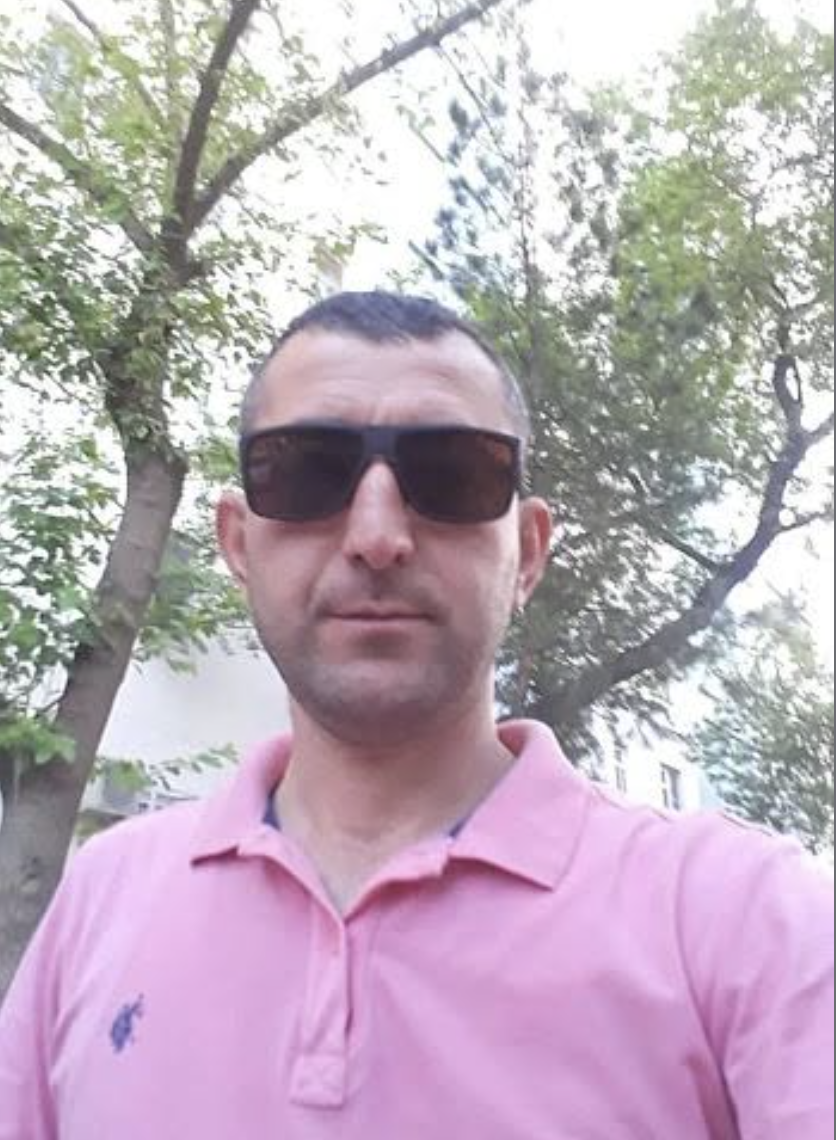 Пустив жити до себе дівчину їй 25 років, мені 34. Був упевнений, що вона — «моя доля», а через 3 місяці я дізнався з ким зв’язався….зібрав їй валізи…відправив додому…