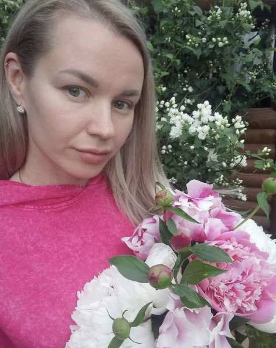 – Поки я жила сама, у мене таких проблем не було. Тобто для того, щоб твоя мама та сестра зберегли колишній рівень життя, я маю відмовитися від того, до чого звикла? Мене це не влаштовує! – І що робити?