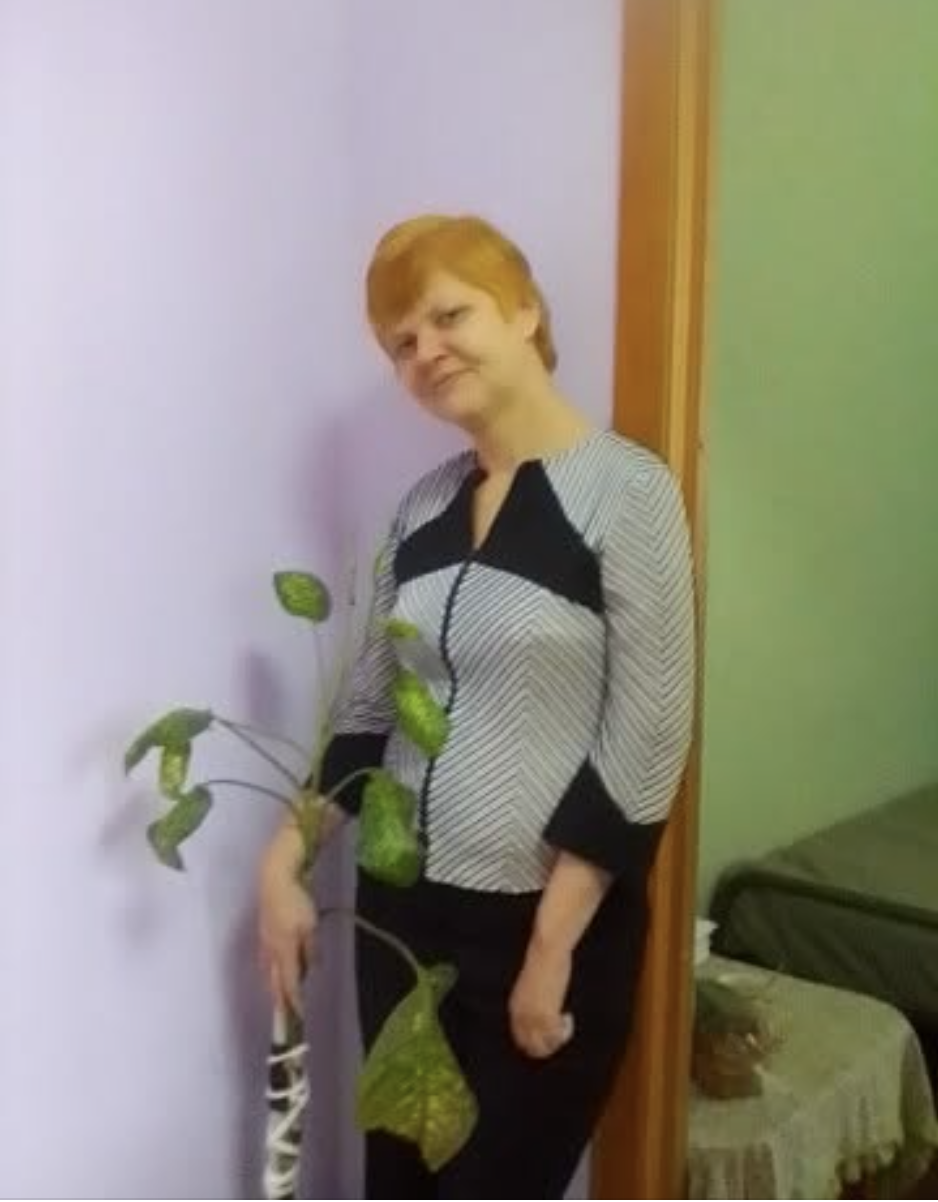 Де ти лазиш, вівця? Ми вже годину стоїмо під твоєю квартирою, їсти хочемо! — пролунав грубий голос тітки…