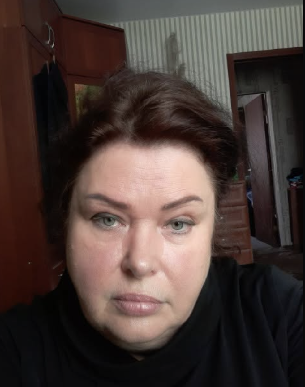 Синочку, хай твоя дружина вночі менше стогне! Я ж переїхала до вас не для того, щоб слухати такий сором! У мене серце хворе, мені спокій потрібен!