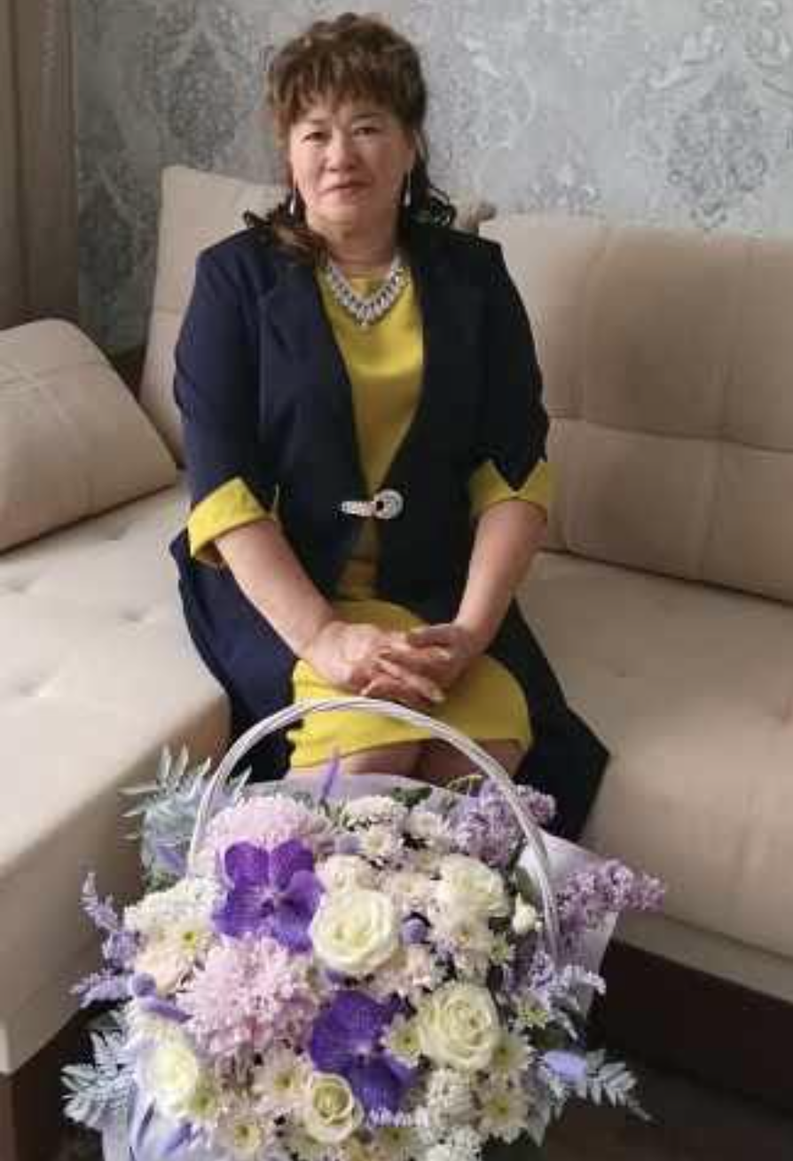 Ви ж розумієте, що вам тут жити самій — занадто розкішно? Вероніка кинула цю фразу невимушено, мимохідь, розглядаючи панорамне вікно нової кухні.