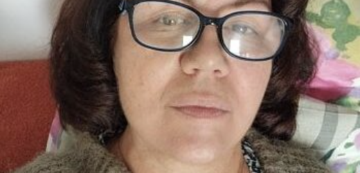 Тисяча гривень? — ледь не плакала донька. — Це всі гроші, які в тебе є… ти це серйозно?! Я говорила з мамою,і стискала в руках мамин старенький смартфон, на екрані якого світилося сповіщення від банку..— Це все, що в тебе лишилося?В цей момент мама сказала фразу..яка стала “ударом молота” по моєму життю…