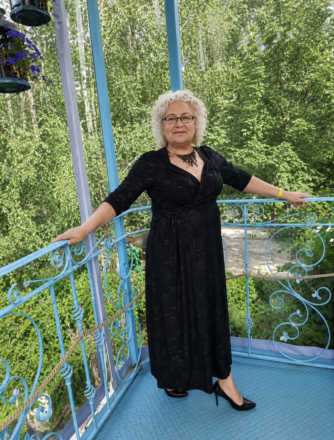 «Ми не притулок,мам…».довелося піти тієї ж миті.. А За три дні нотаріус уголос зачитав те, про що мій син багато років просив мене мовчати.