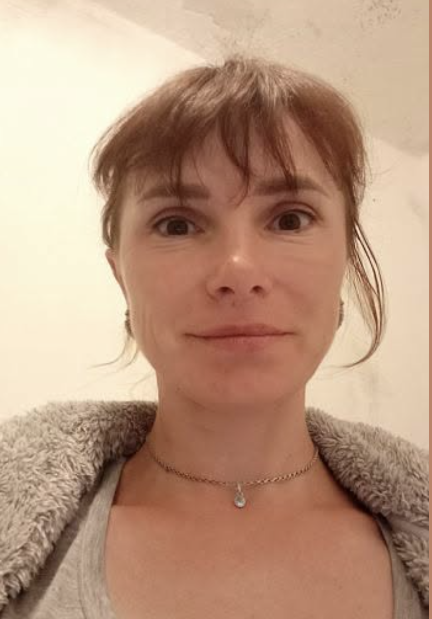 А я до вас у прислуги не наймалася, Жанно Аркадіївно! У вас є доросла донька, яка живе з вами, от нехай вона й вилизує вашу квартиру!