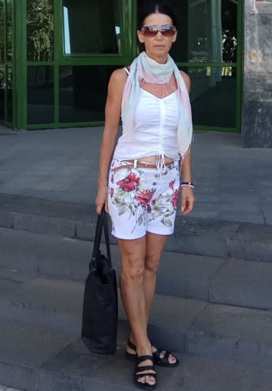 Ти що мені подарувала? — закричала свекруха, у відповідь невістка усміхнулася, а от її чоловік зблід…