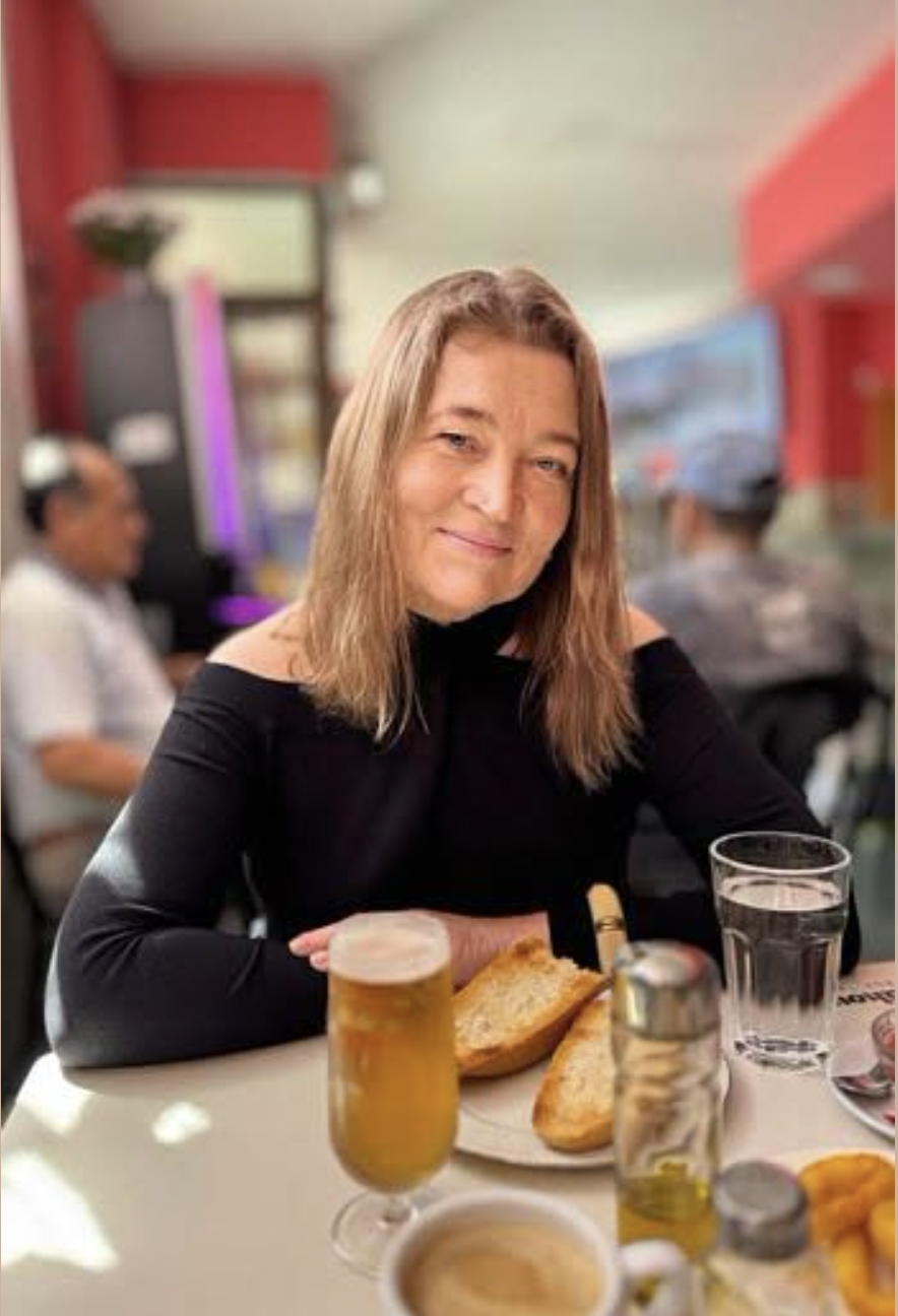Свекруха принизила мене перед гостями, а я при всіх урізала їй утримання Усе почалося з дрібниць. Зовсім непомітно, якось по-родинному.